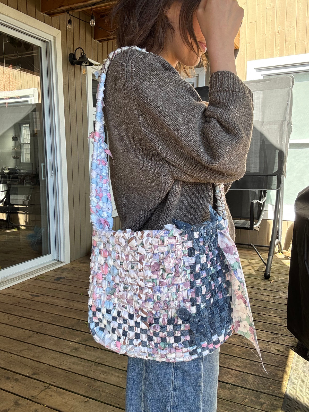 Atelier de tissage - sac messager en textiles revalorisés